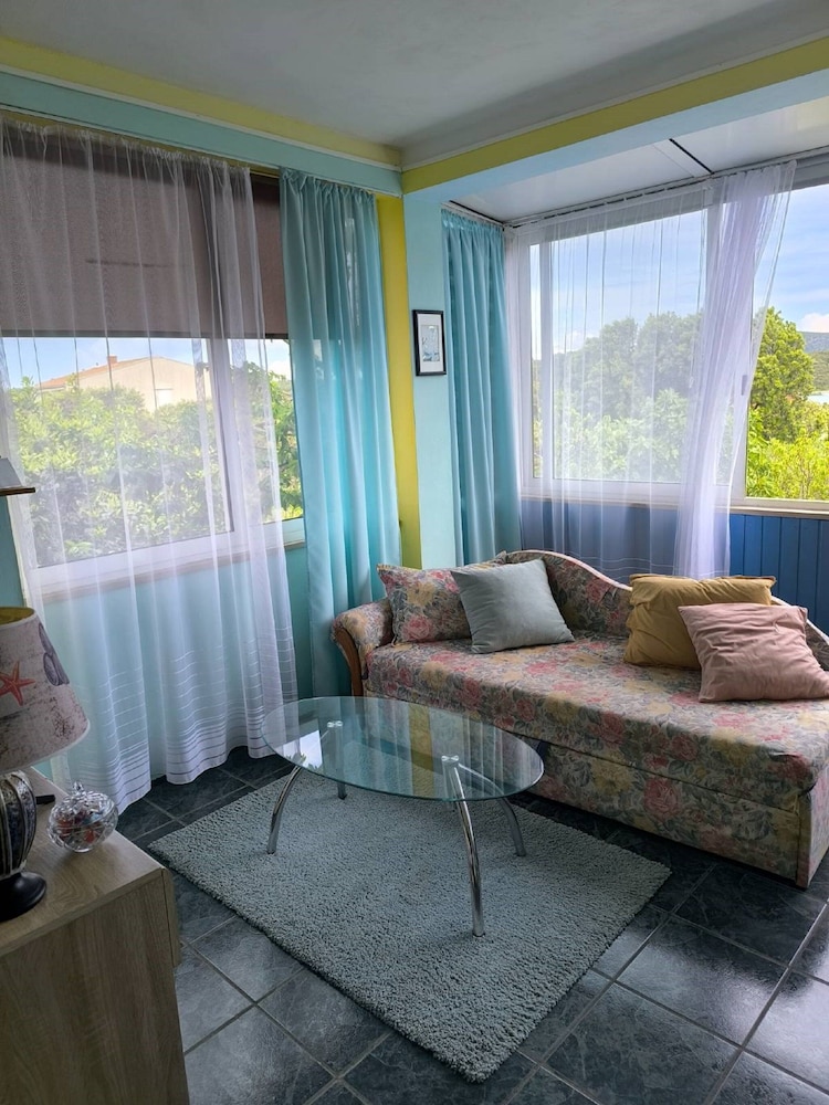 Cozy Apartments Žute, Island of Korčula