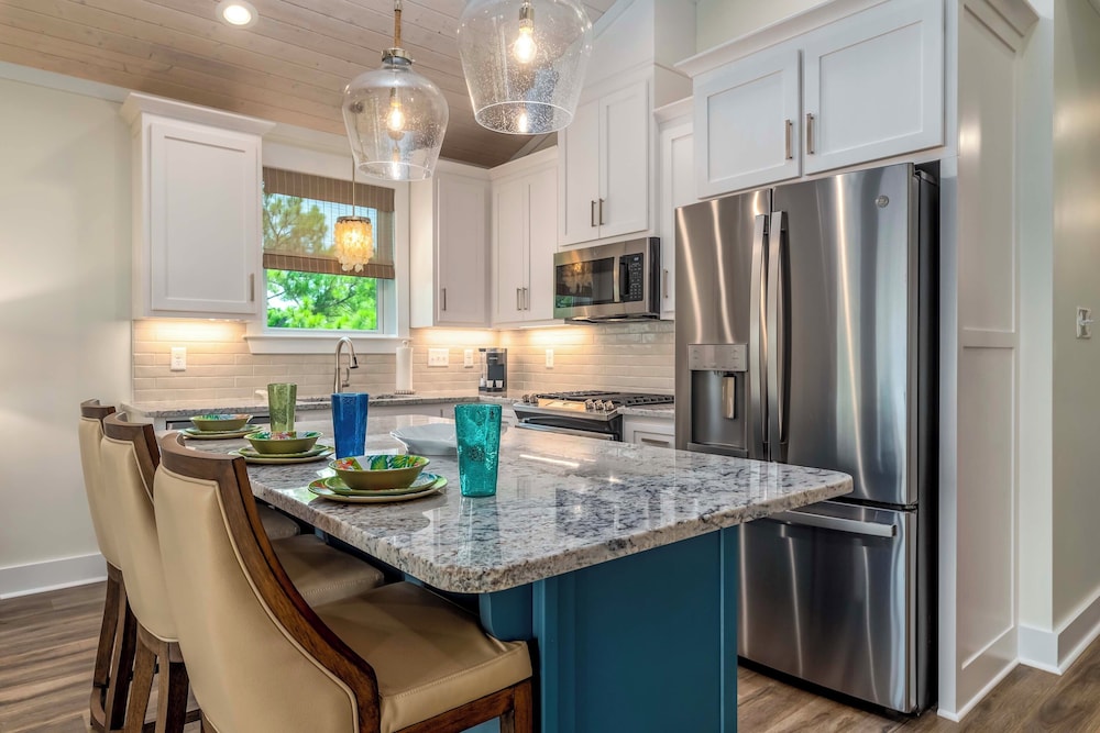 Fish, Kayak & More: Bayfront Gem in Dauphin Island