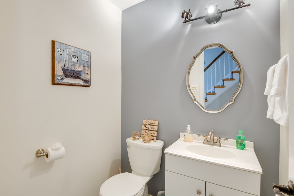 Rockville Home: Patio Oasis, Fireplace, Near DC! - Property Image 2