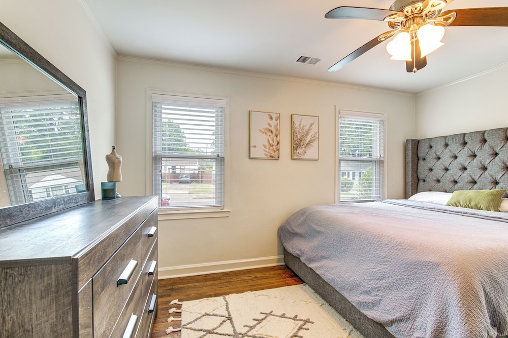 Updated Suburban Retreat: 8 Mi to Dtwn Memphis!
