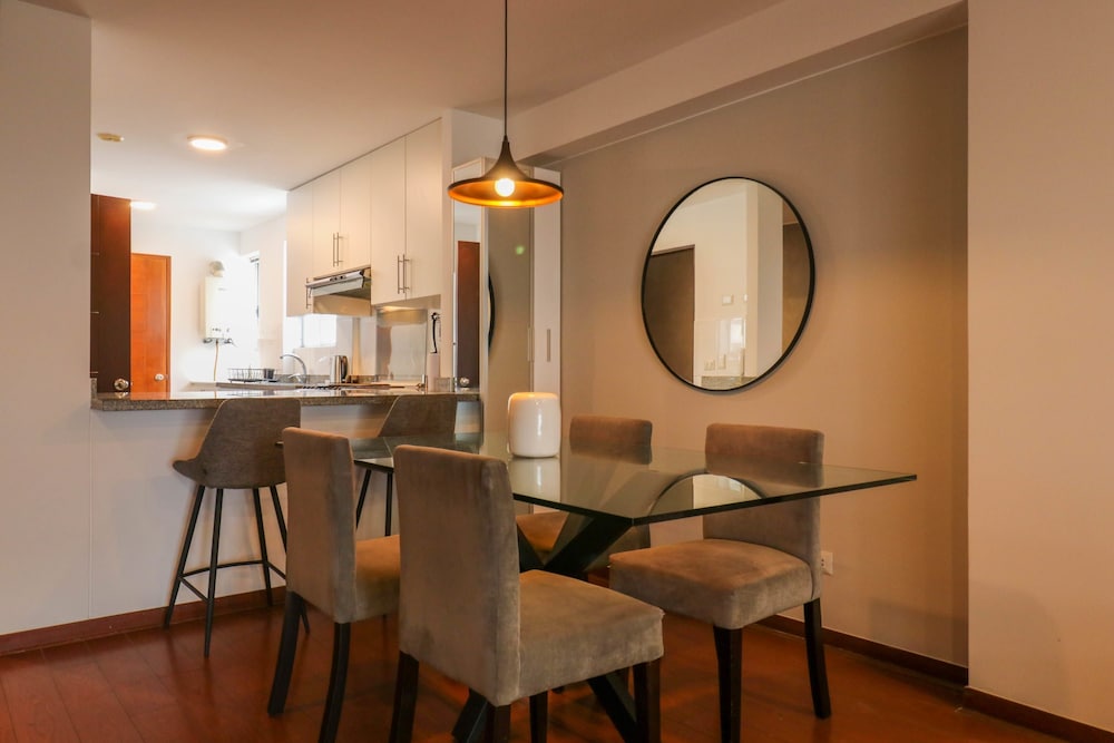 w Elegant 2BR w Fantastic View in Miraflores