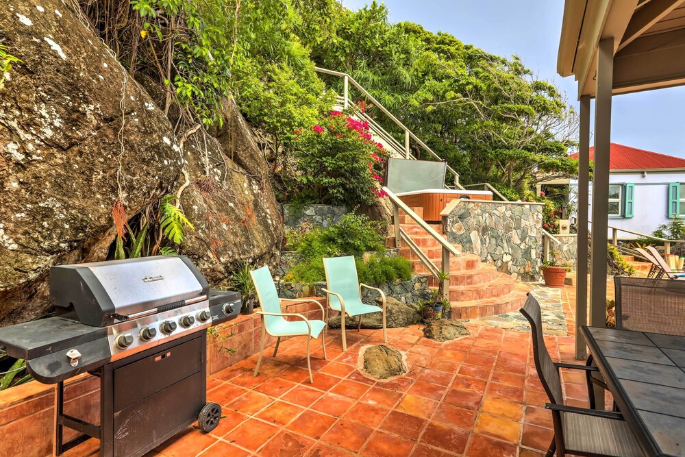 St Thomas Cliffside Villa With Pool & Hot Tub! view 3
