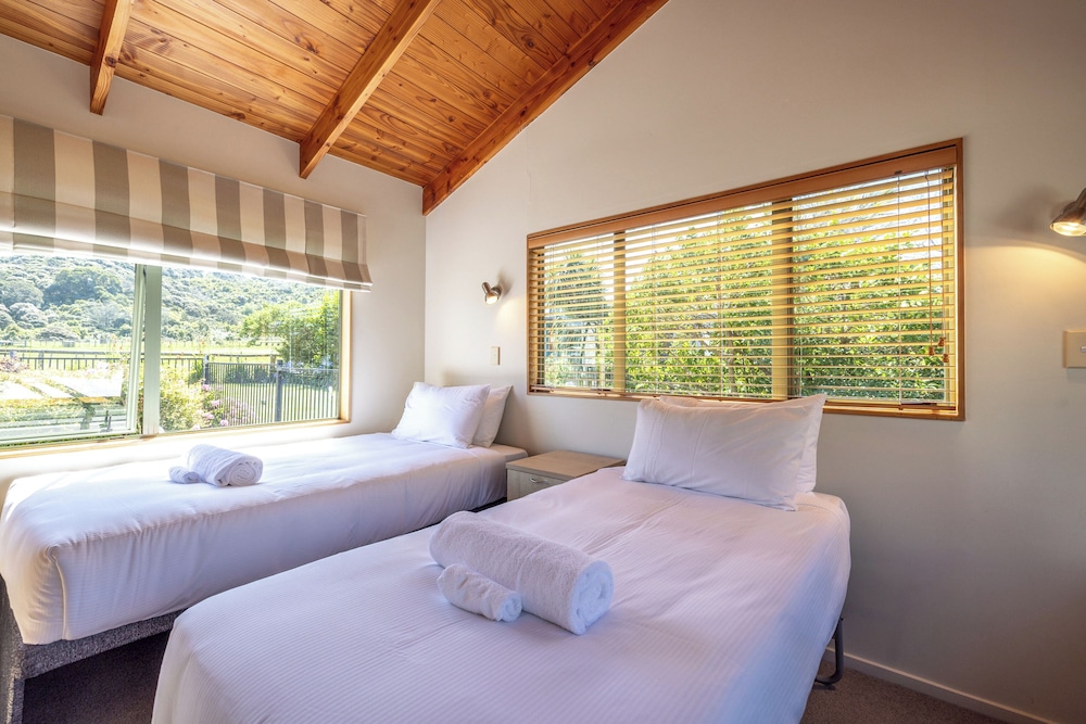 Tikirau Bay Views in Oneroa