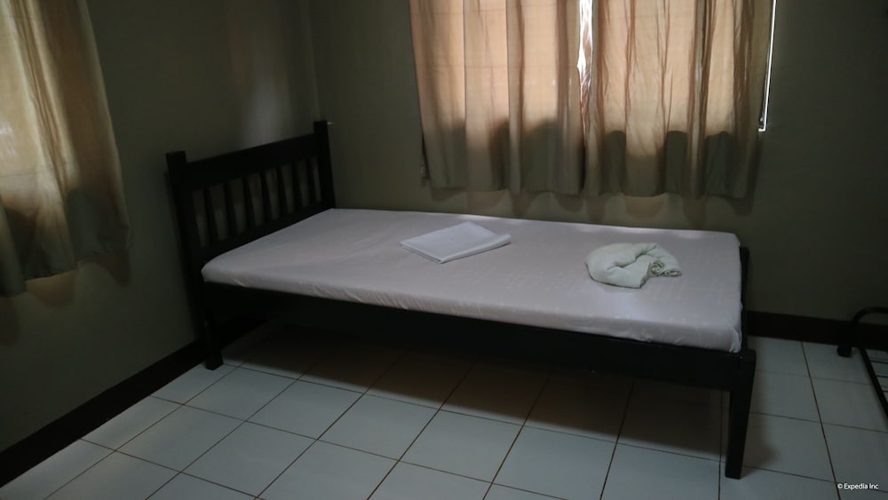 Lola Charing Pension