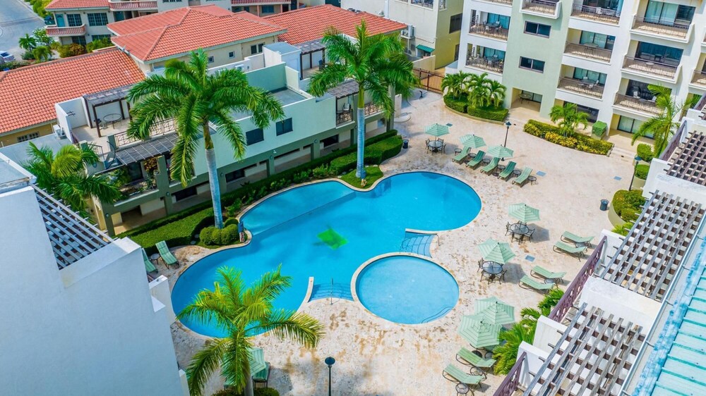 One Bedroom Ground Floor With a Pool View
