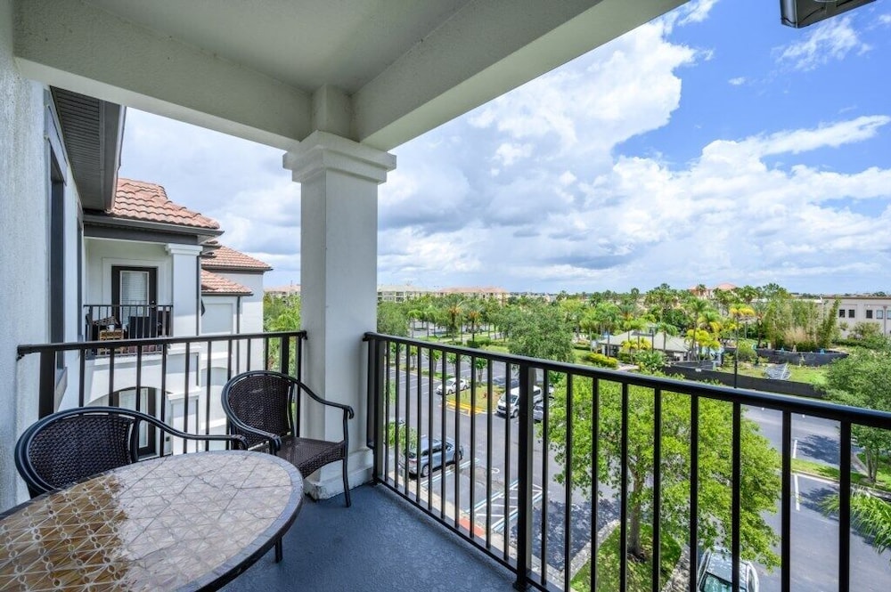 Beautiful Condo Vista Cay, Near Parks! - 3006