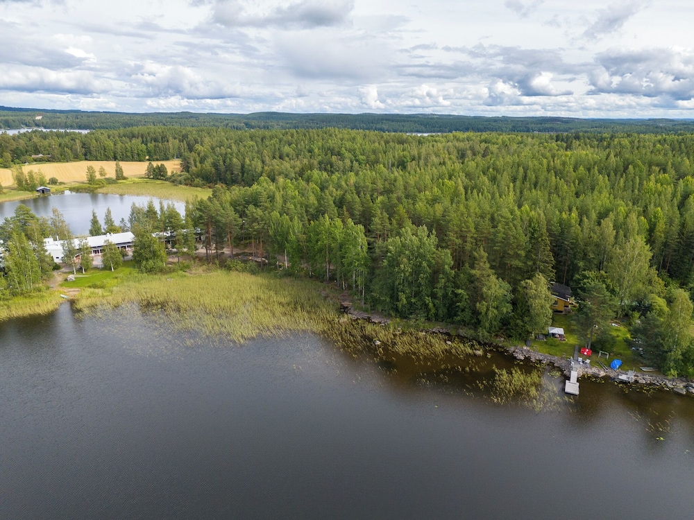 High-quality suite by the lake