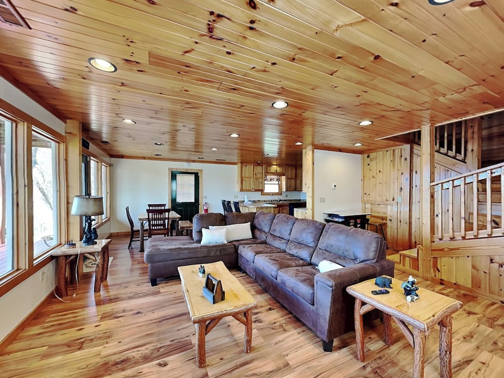 Honey Bear Hideaway by Jackson Mountain Rentals