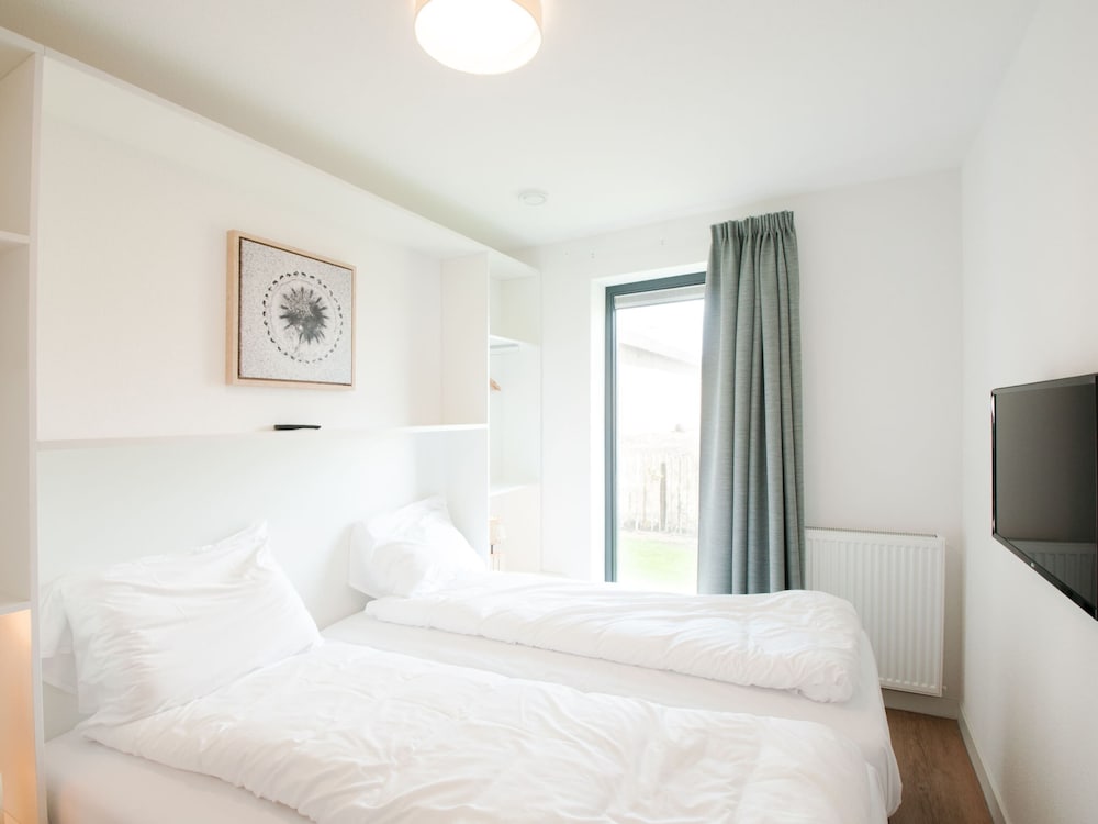 Villa Oesterdam Sleeps 10 Persons view 5