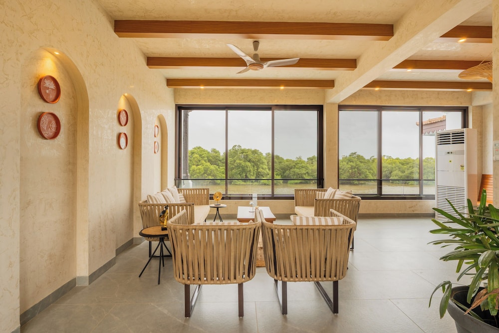 ELIVAAS VILLA FLEUVE