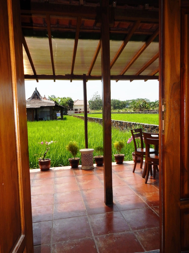 Alamanda Family Villas & Pool