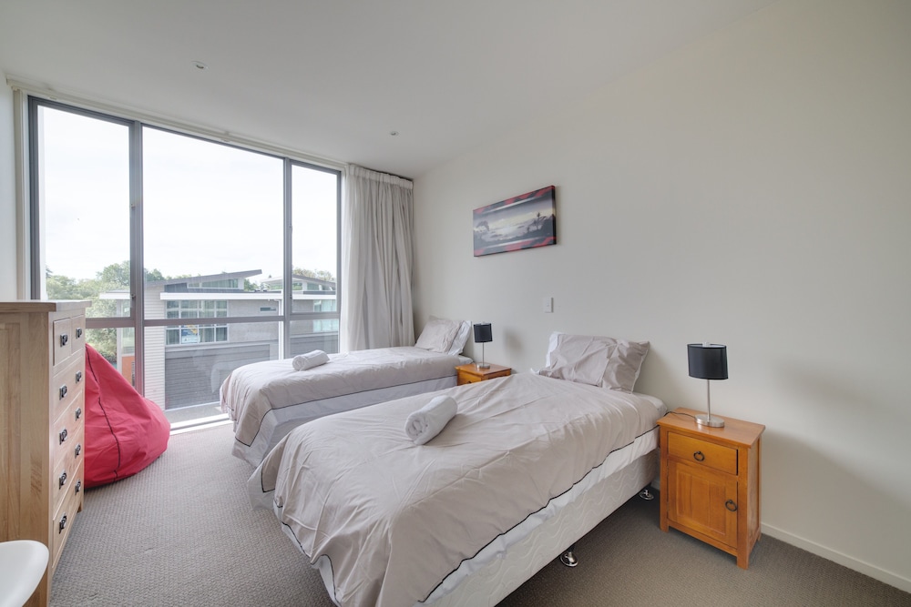 Central Taupo 3 bed Apartment view 2