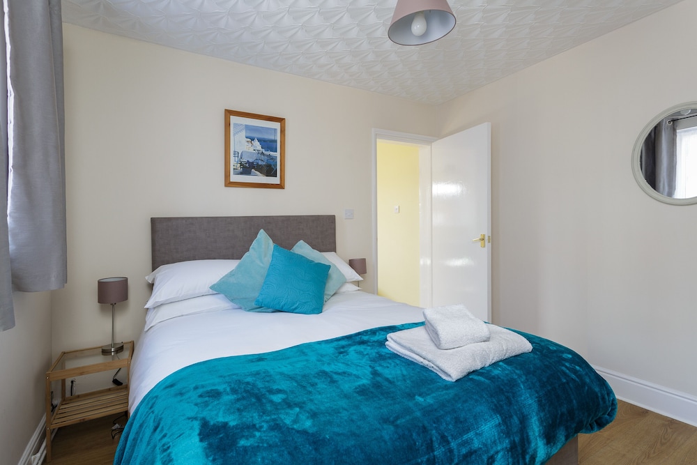 Lowcay Apartments