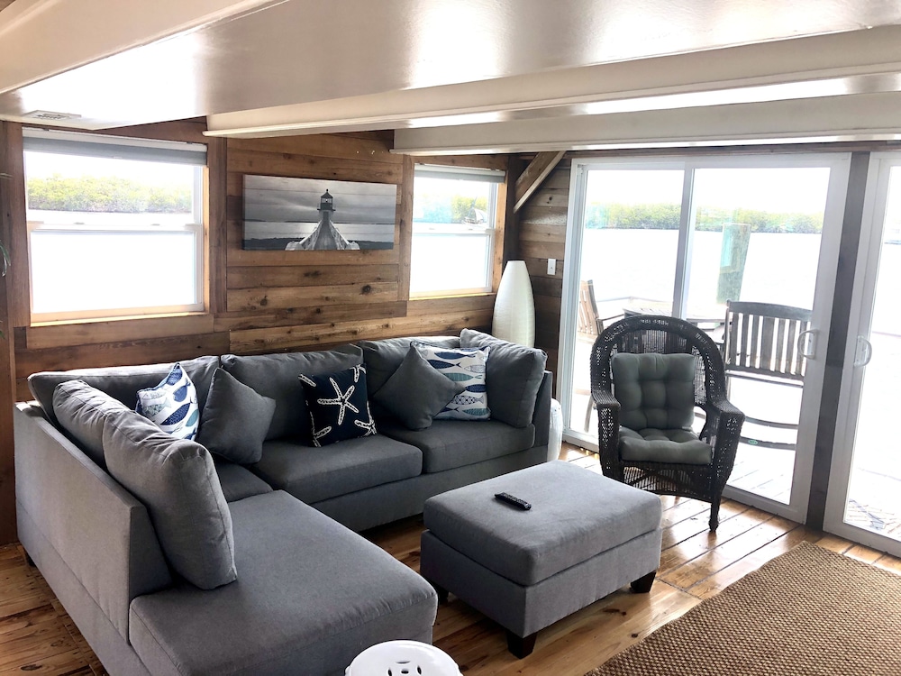 Mangrove Marina and Resort Aqualodge Houseboats