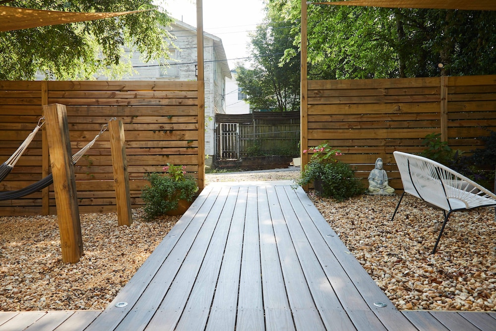 Charles on 11th - Beautifully Restored Historic Southside Home Walkable Perfect for Groups