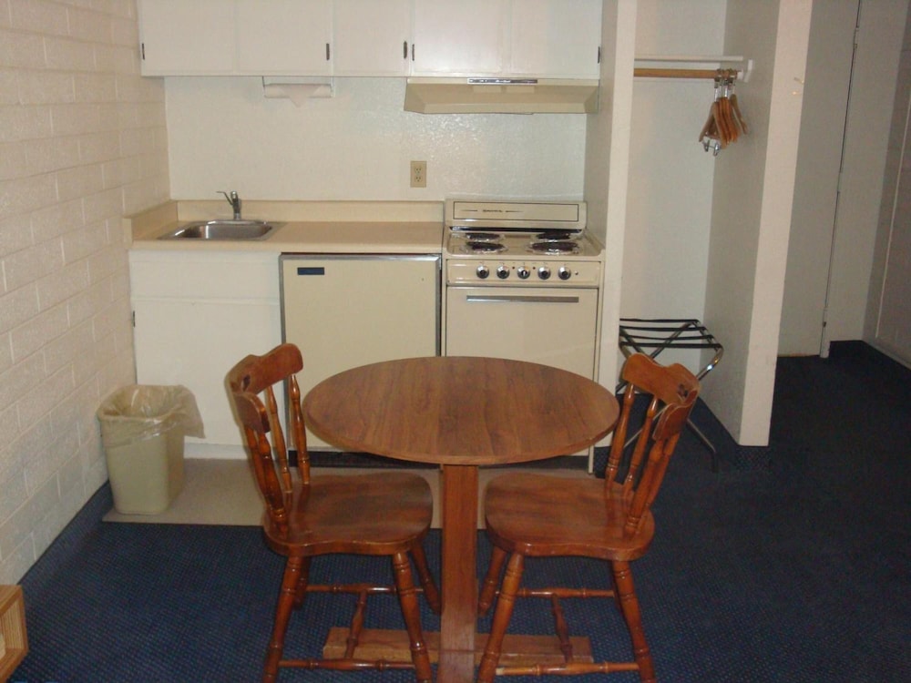 Lake Havasu City Vacations - Travelers Inn - Property Image 5