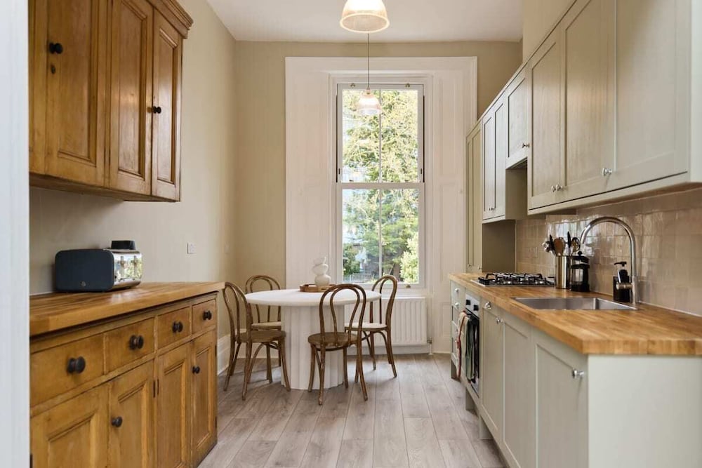 The Earl's Court Hideout - Lovely 4bdr House With Garden