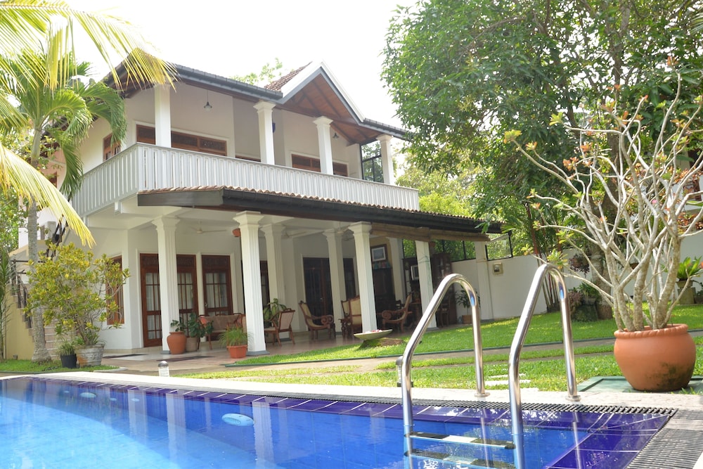 Surf Villa