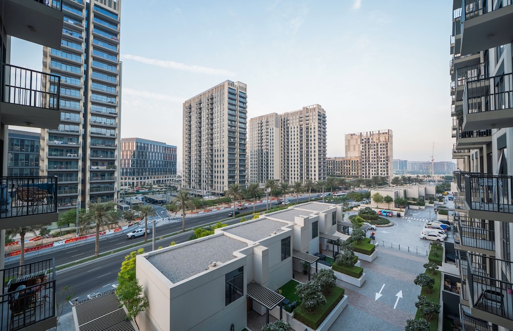 Stylish 1BR in Executive Residence