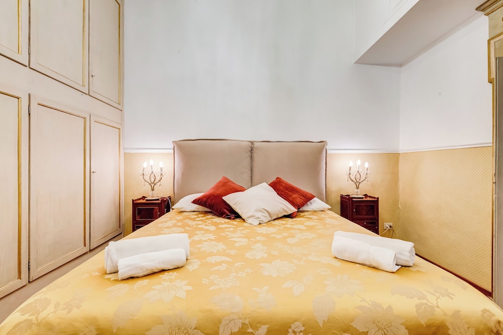 Historical Apartment near Piazza Navona