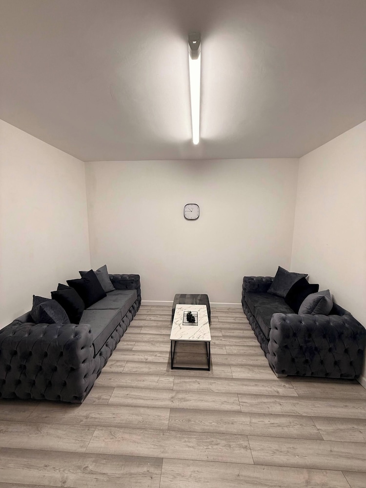 Stylish Dream Home With 4 En-suite Bedrooms