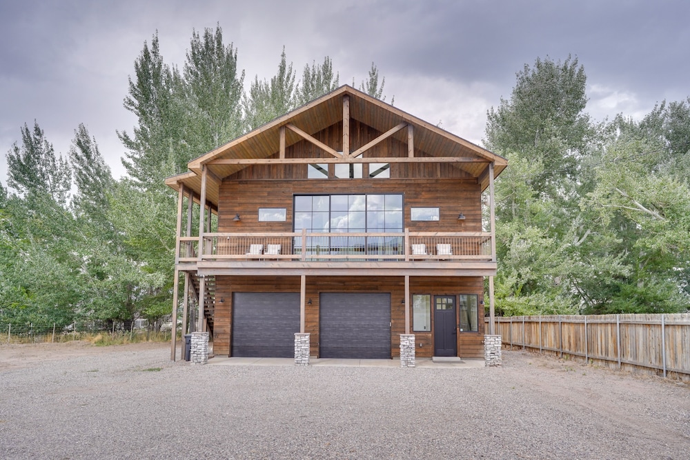 Richfield Vacations - Chic Utah Getaway w/ Fireplace, Sauna  2 Decks! - Property Image 6