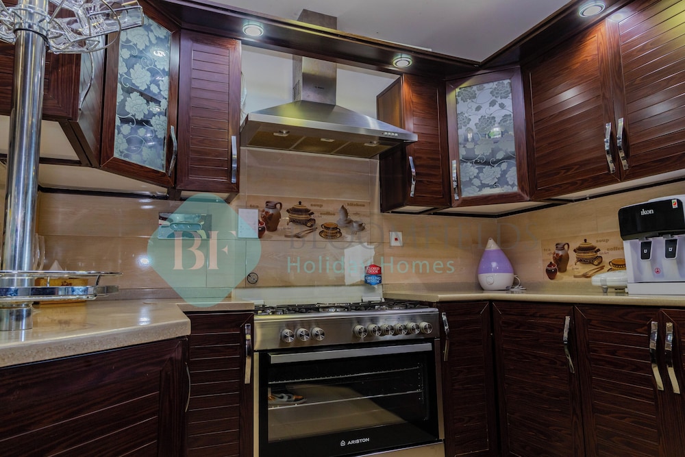 Bloomfields Grandeur 3BR in Wave Tower