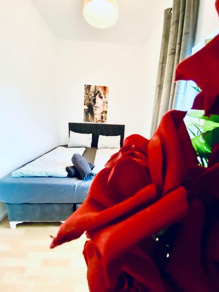 Spacious 4BR Apt Perfect for Groups