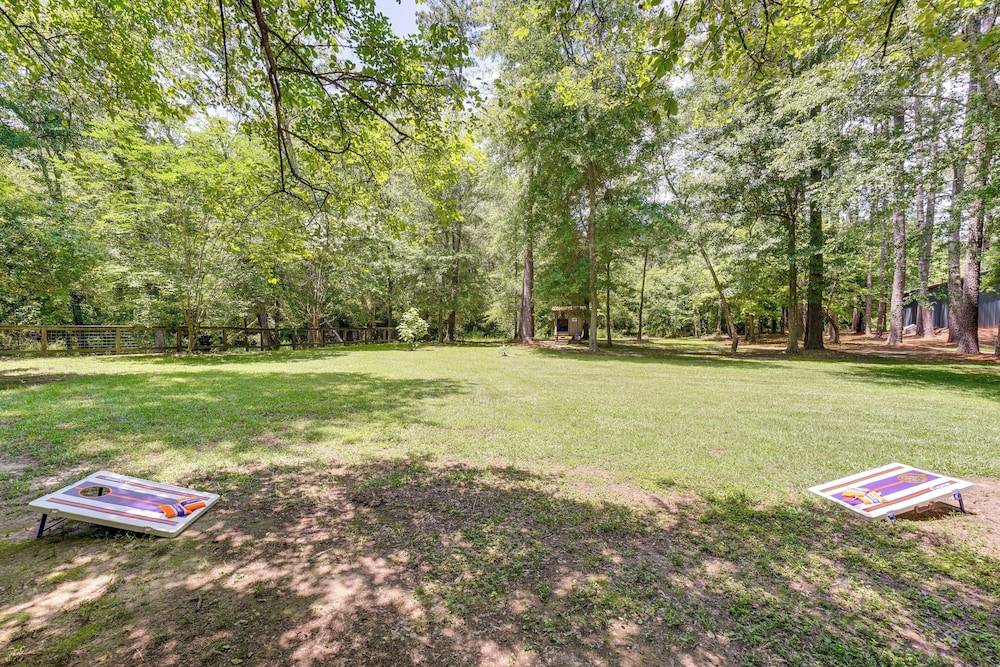 Riverfront Cabin w/ Outdoor Oasis in Seminary! - Property Image 7