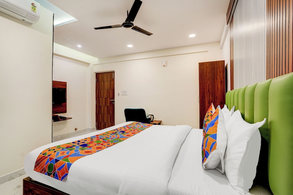 Fabhotel Leon Square
