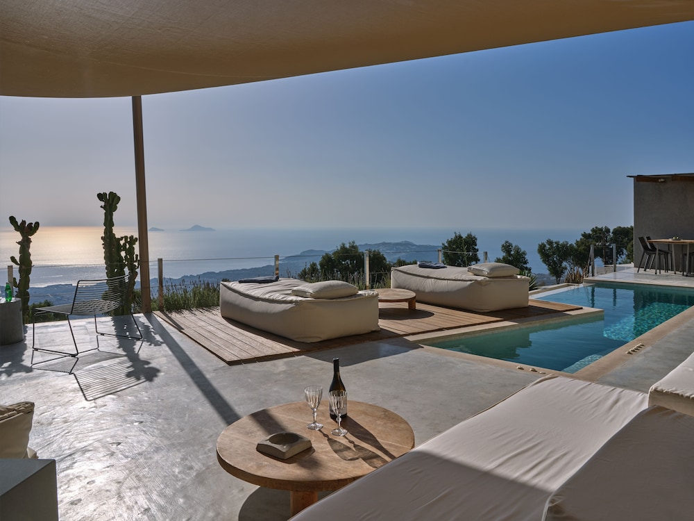 Santorini Heights