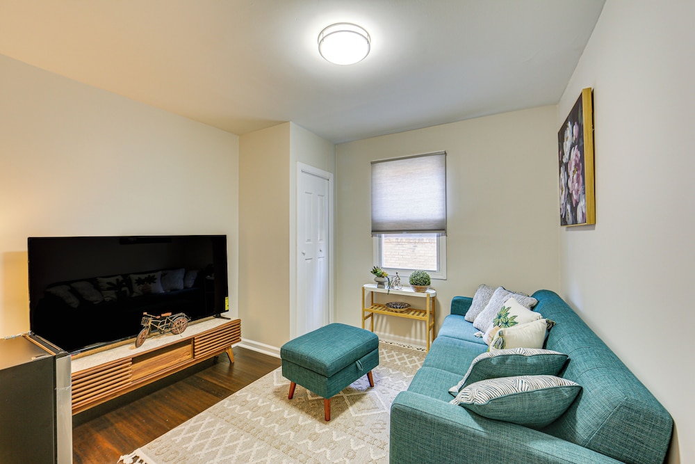 6 Mi to Downtown - Spacious Home in Pittsburgh!