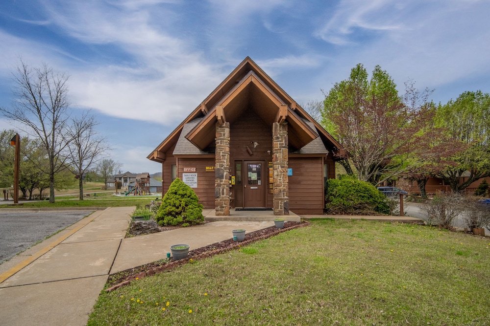 Hotel Table Rock Landing Resort - Image 1