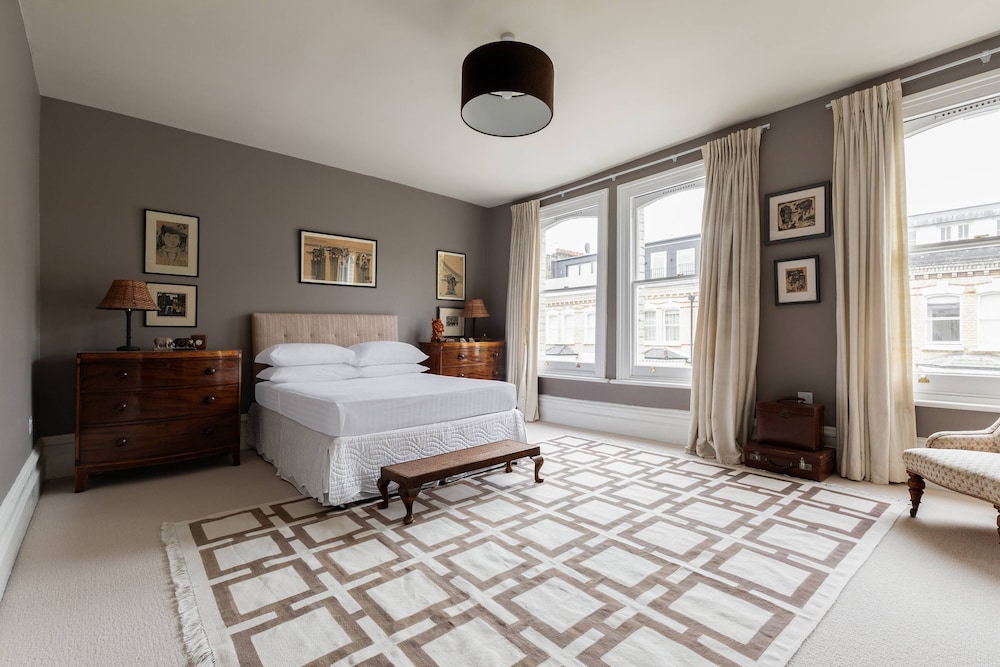 Radipole Road IV by Onefinestay
