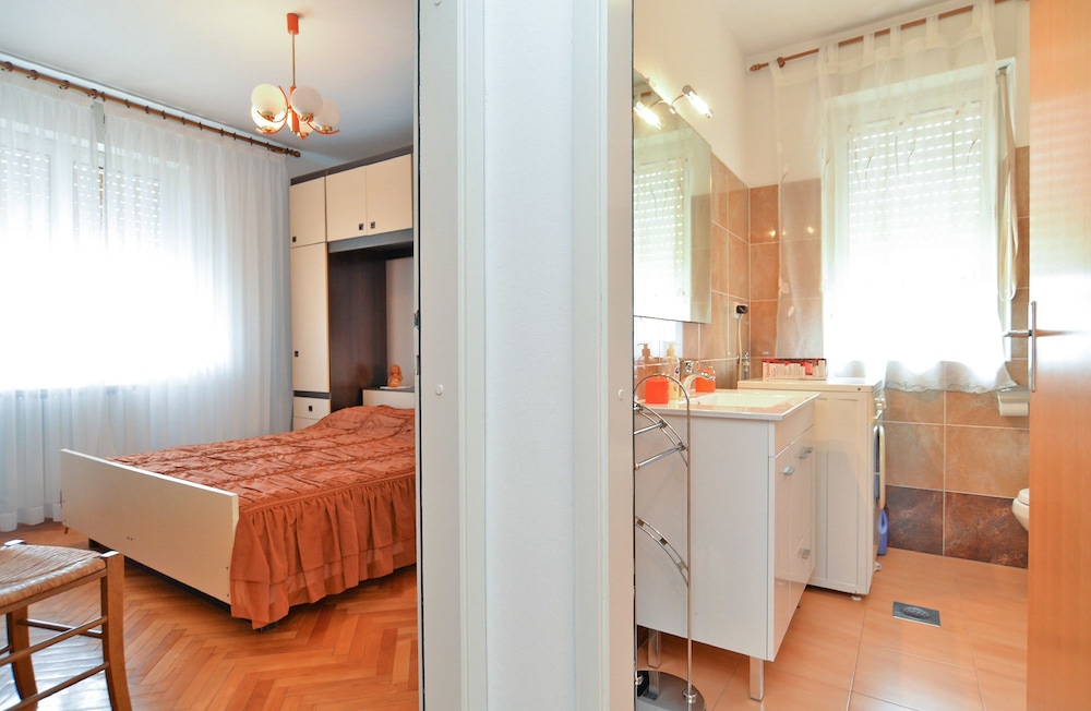 Apartment 1552 view 4