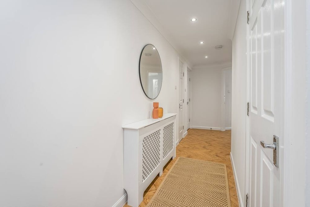 Luxury 2bed 2bath-ground Floor-free Parking