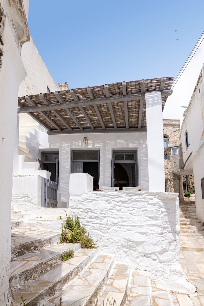 Village Aura in Tinos