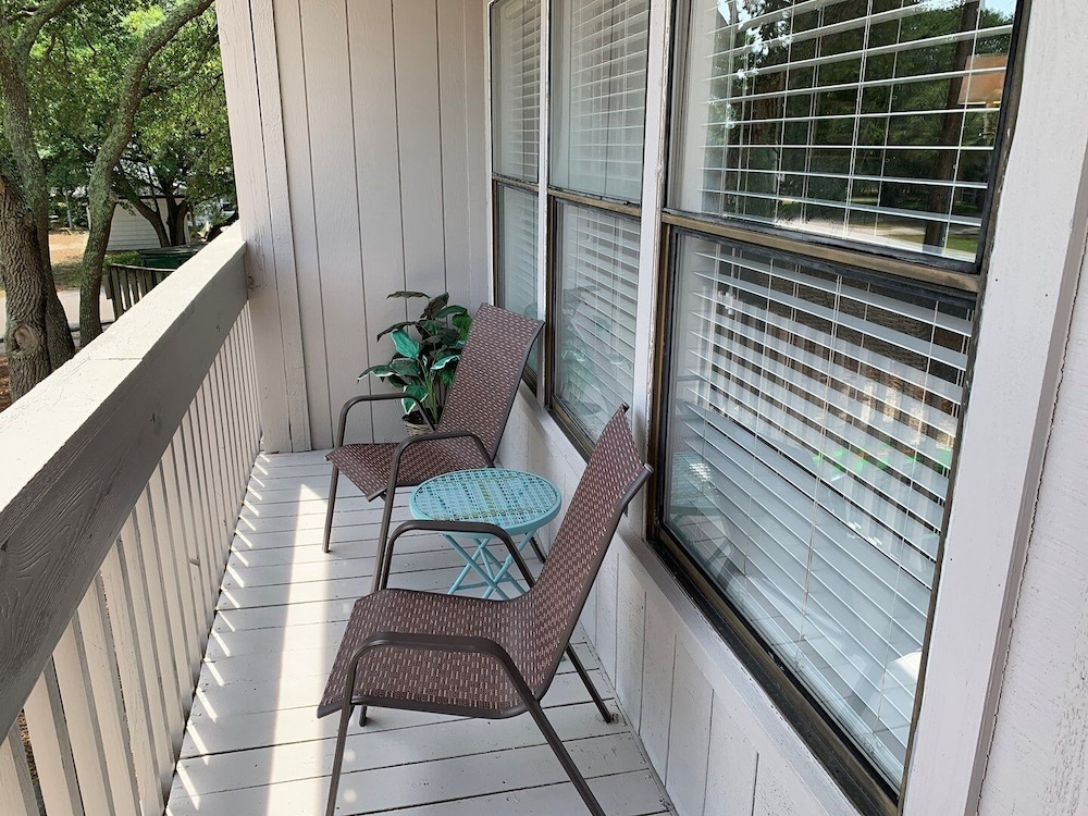 Sea Grove 2 Bedroom Condo by Redawning