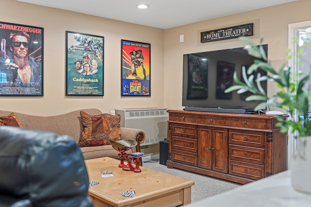 Alpine Serenity by Avantstay Beach Lake Access Theater Deck Playroom
