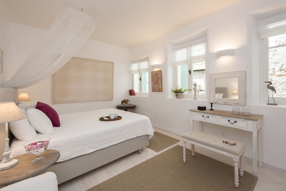 White Jasmine Cottage view 5