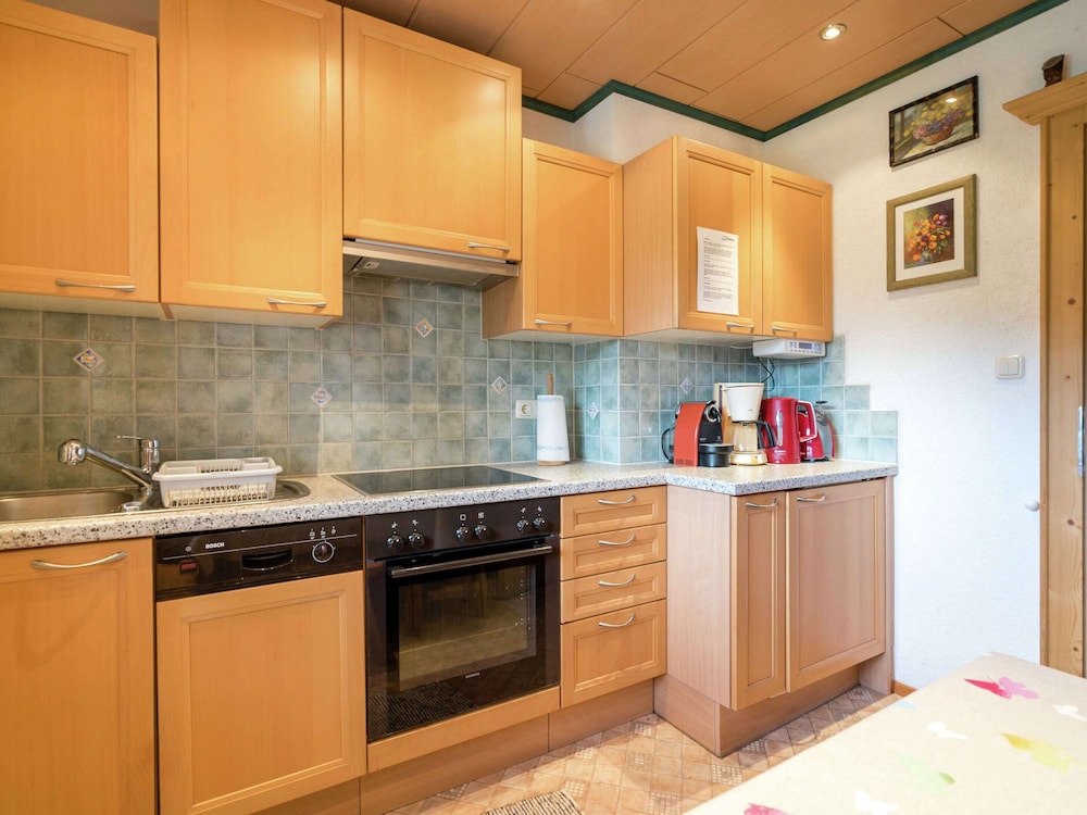 Apartment Kitzbuhel Near Ski Slopes view 3