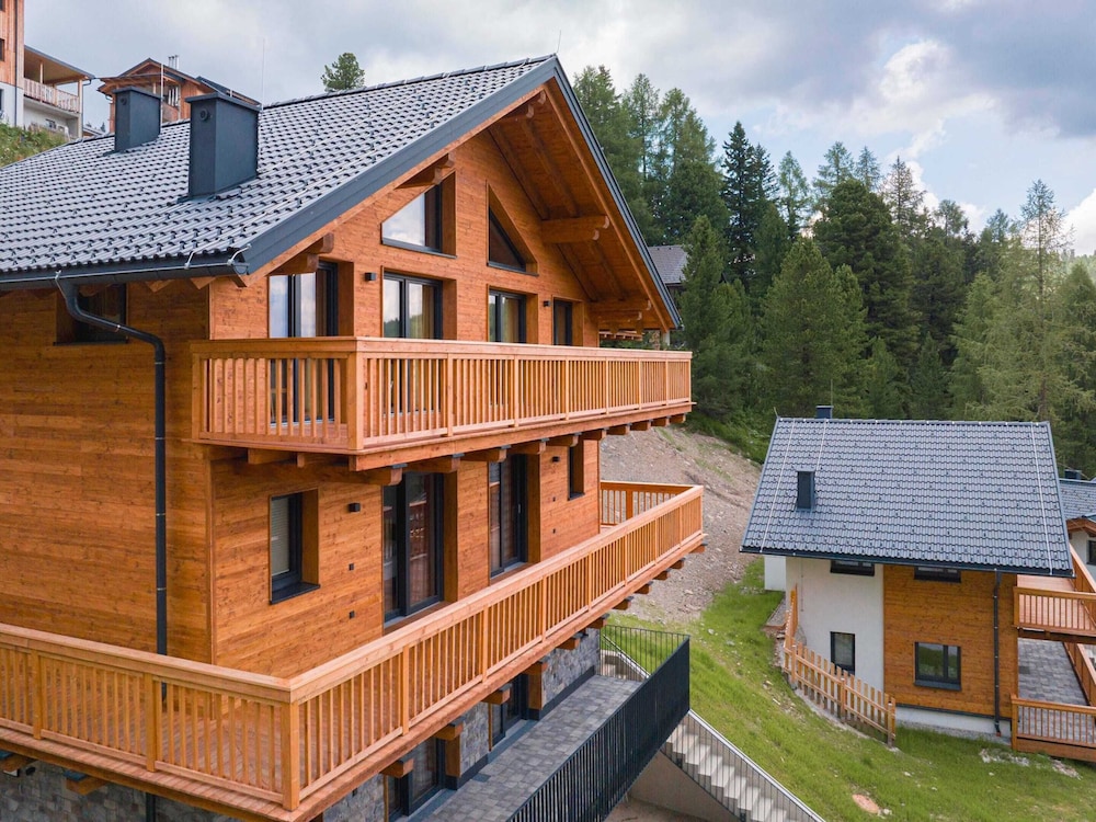 Inviting Chalet on the Ski-slope
