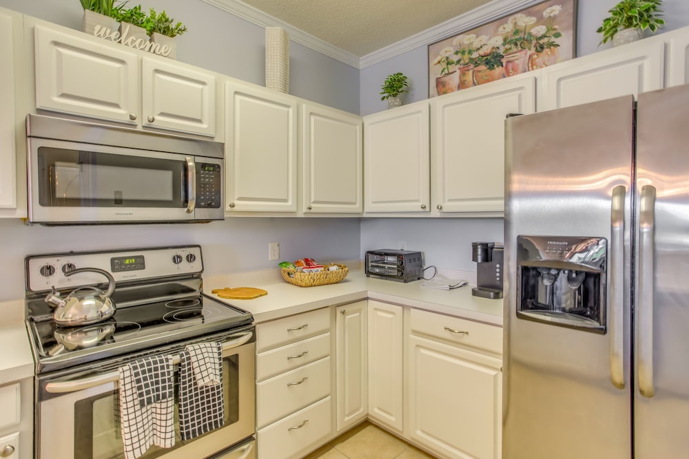 Myrtle Beach Condo w/ Community Pool & Water Views view 5