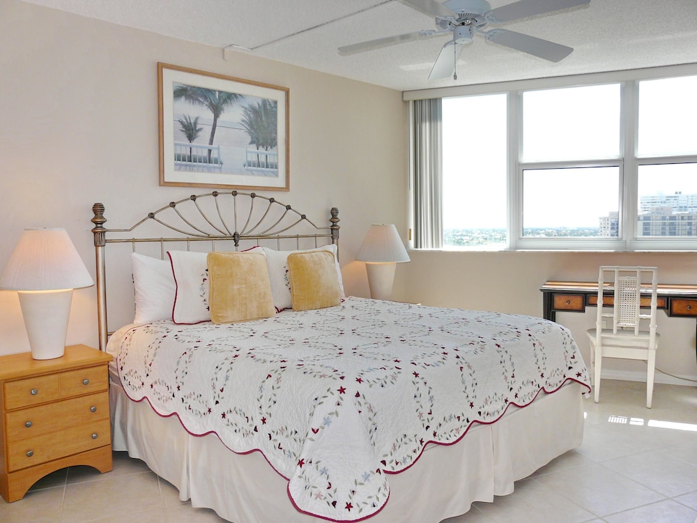 Sunny Beachfront Condo With Pool and Sw-facing Balcony