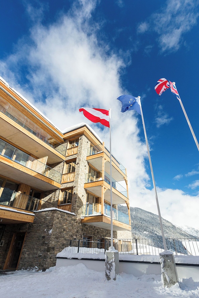Mountain Spa Residences