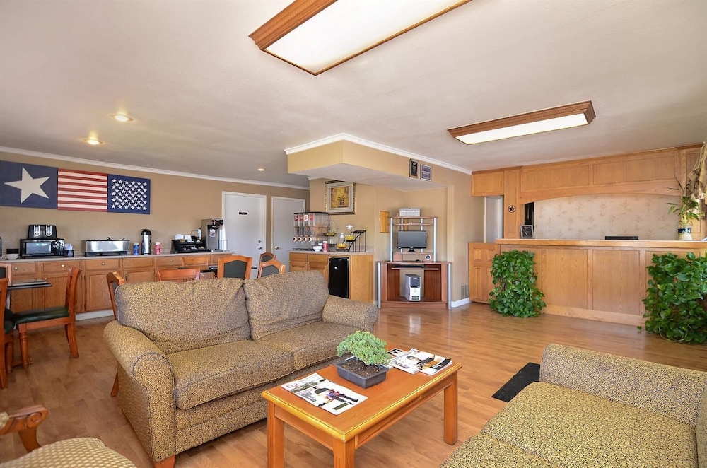Americas Best Value Inn Stephenville view 3