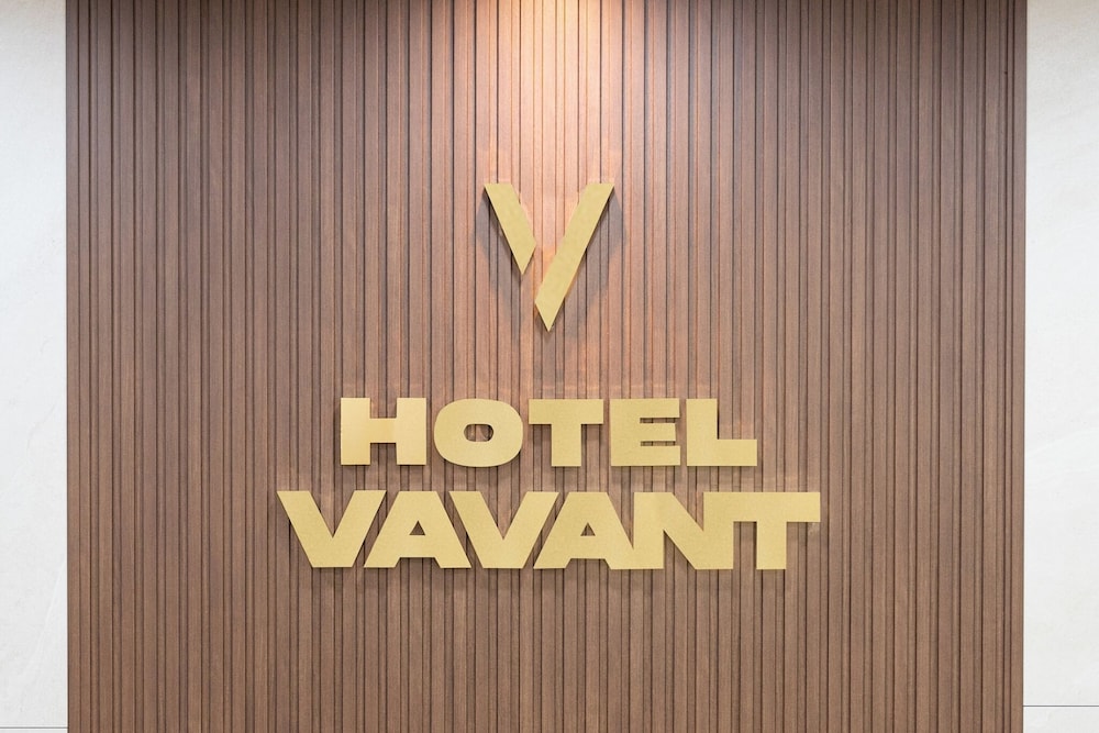 VAVANT TOURIST HOTEL