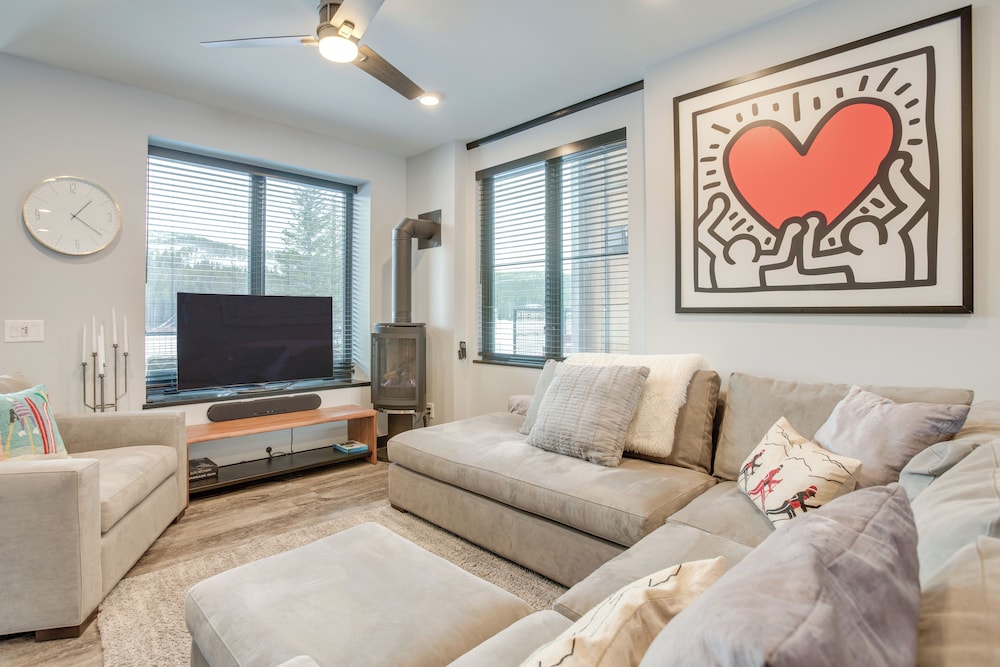 Rooftop Hot Tub + Views: Townhome in Winter Park