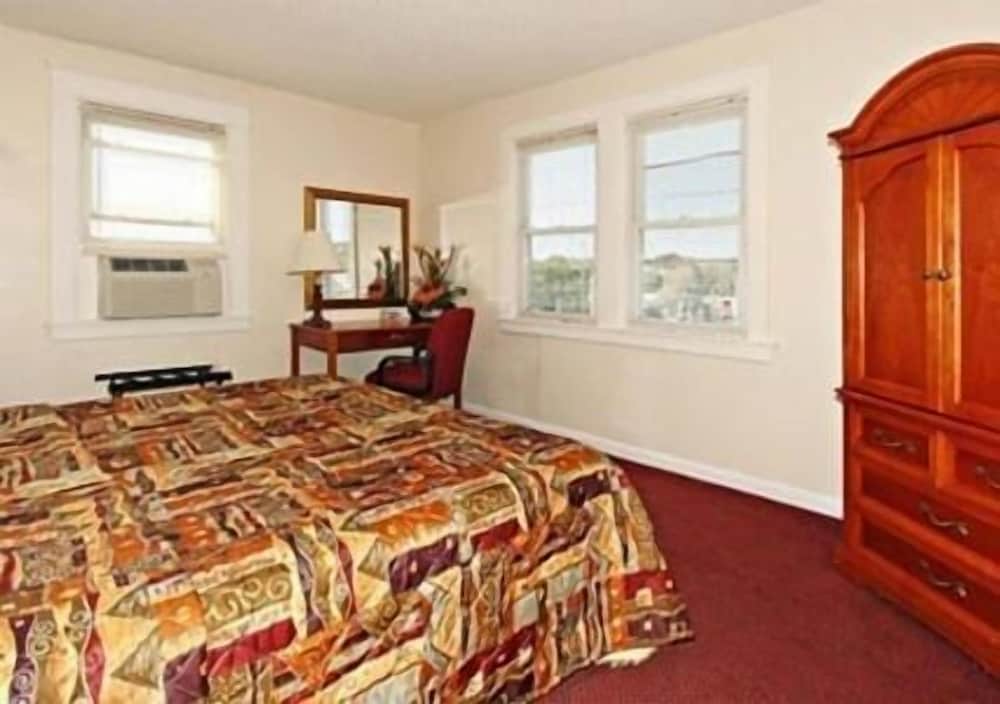 Regal Inn  Suites - Property Image 4