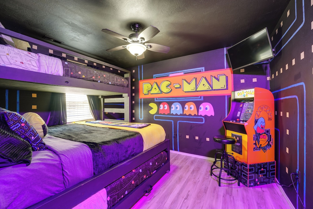 'groovy Games Getaway' Holiday Stay in Branson!